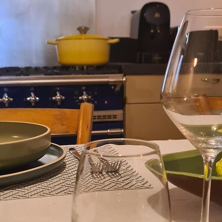 Cocon Du Papillon A Lourmarin Apartment Luaran gambar