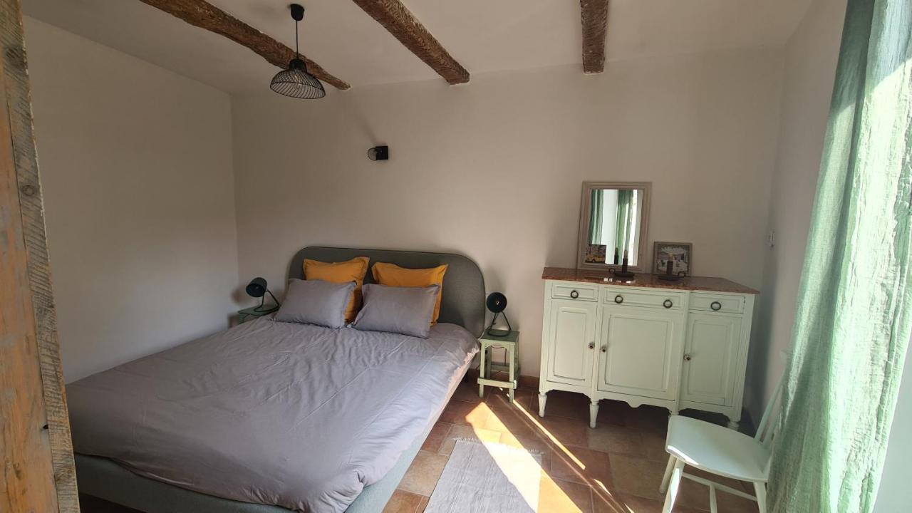 Cocon Du Papillon A Lourmarin Apartment Luaran gambar
