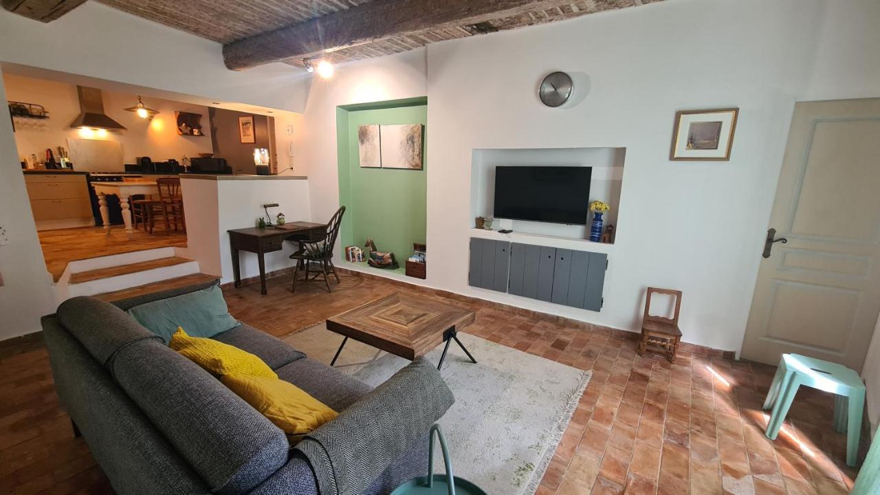 Cocon Du Papillon A Lourmarin Apartment Luaran gambar